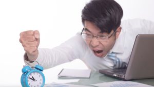 Kinerja, Absensi, dan Penghasilan: Merumuskan Keseimbangan Kritis di Era Kerja Fleksibel