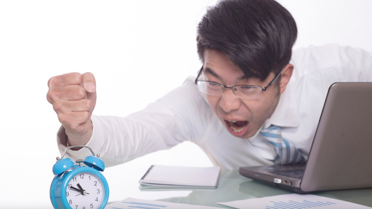 Kinerja, Absensi, dan Penghasilan: Merumuskan Keseimbangan Kritis di Era Kerja Fleksibel