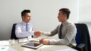 Seni Negosiasi Gaji: Strategi Mendapatkan Nilai yang Sesuai dengan Kompetensi Anda