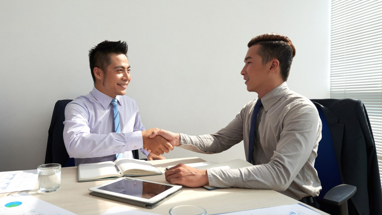 Seni Negosiasi Gaji: Strategi Mendapatkan Nilai yang Sesuai dengan Kompetensi Anda